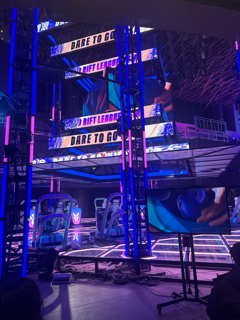 困境重重的 困境重重的